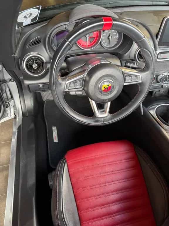 Abarth 124 Spider 1.4 MultiAir Turbo - 03/2017-photo-10