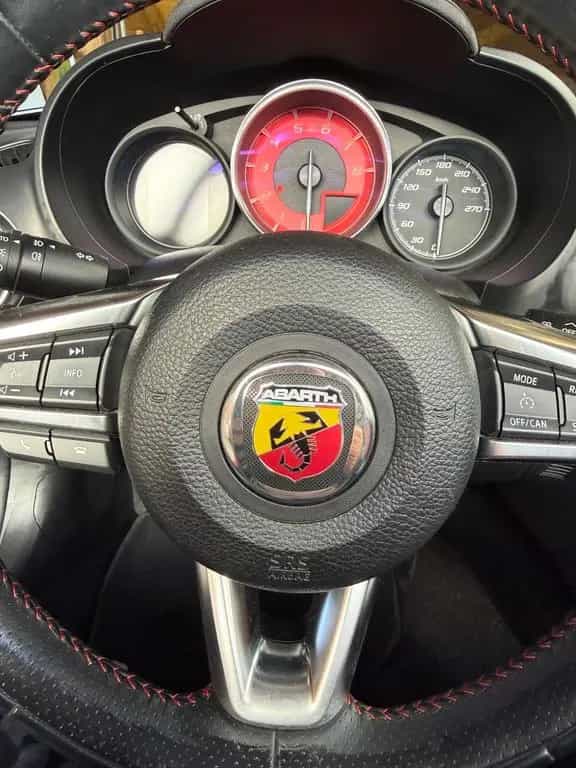 Abarth 124 Spider 1.4 MultiAir Turbo - 03/2017-photo-11
