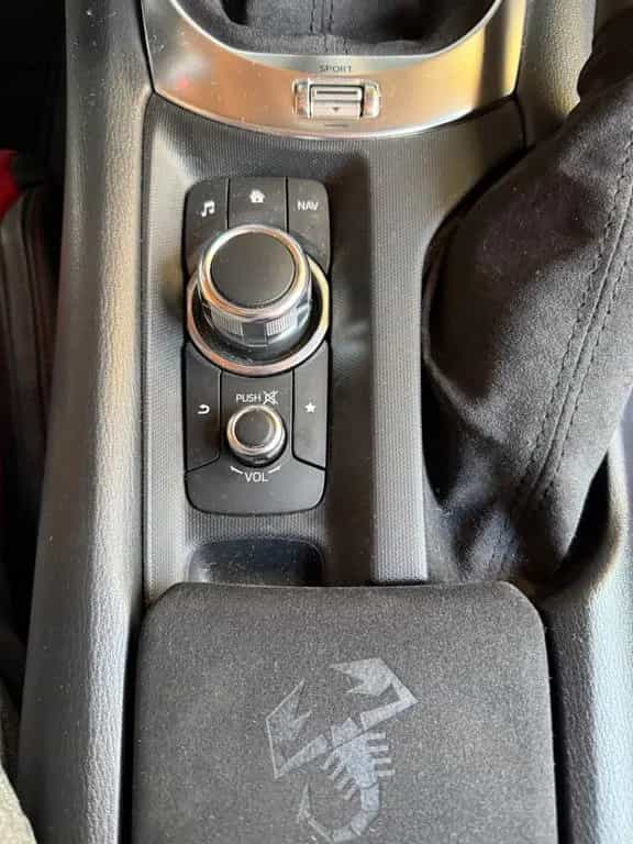 Abarth 124 Spider 1.4 MultiAir Turbo - 03/2017-photo-12