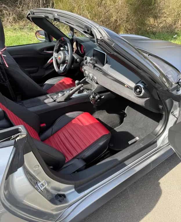 Abarth 124 Spider 1.4 MultiAir Turbo - 03/2017-photo-9