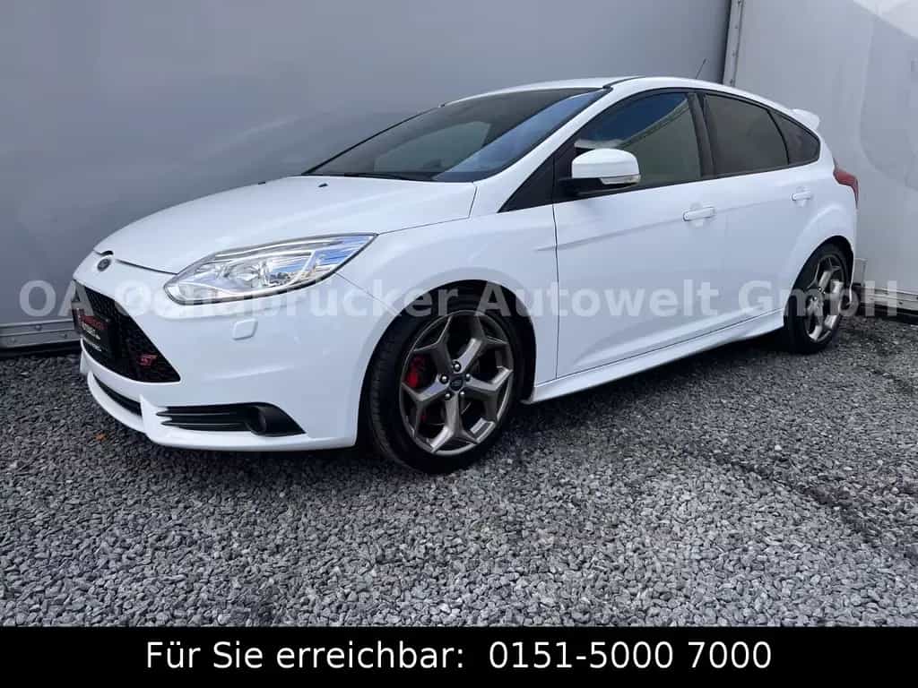 Ford Focus ST 2.o 250PS RECARO-Sitze SHZ Bi-Xenon 01/2013-photo-0