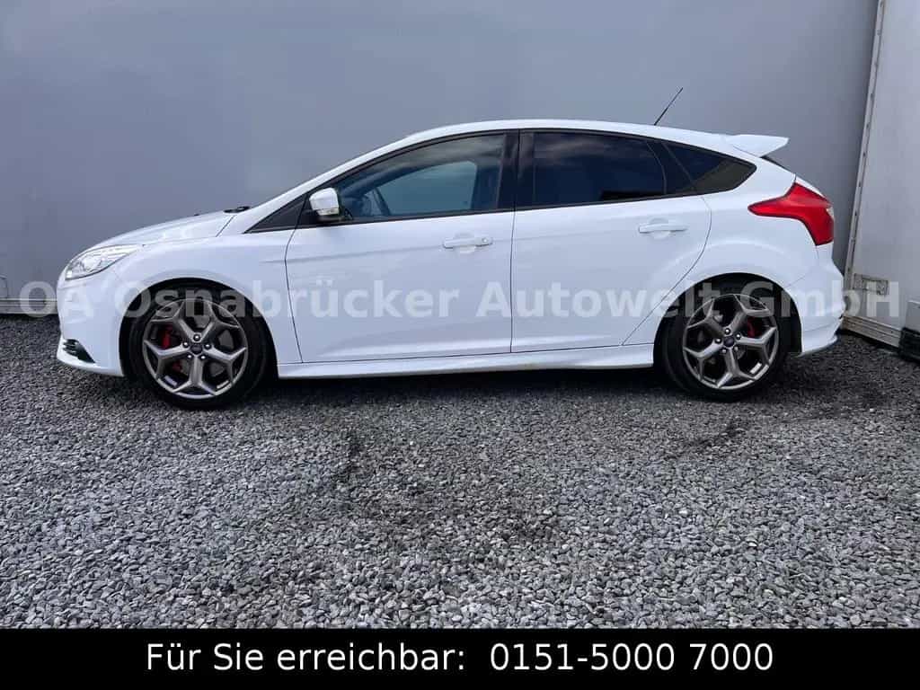 Ford Focus ST 2.o 250PS RECARO-Sitze SHZ Bi-Xenon 01/2013-photo-2