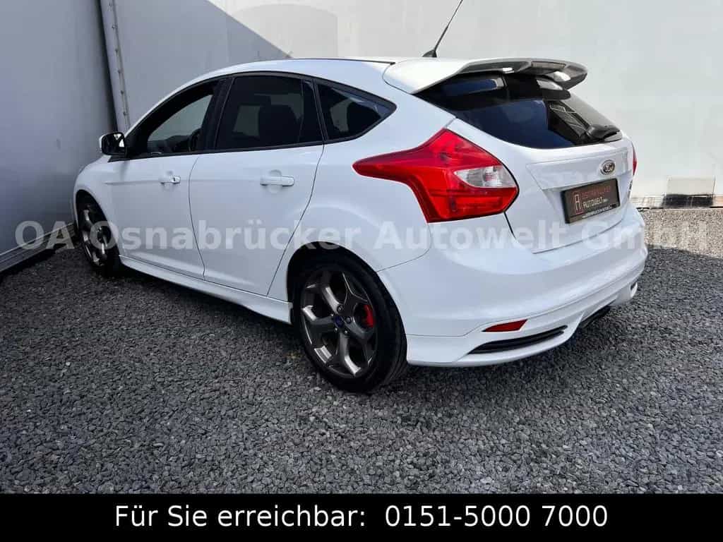 Ford Focus ST 2.o 250PS RECARO-Sitze SHZ Bi-Xenon 01/2013-photo-3