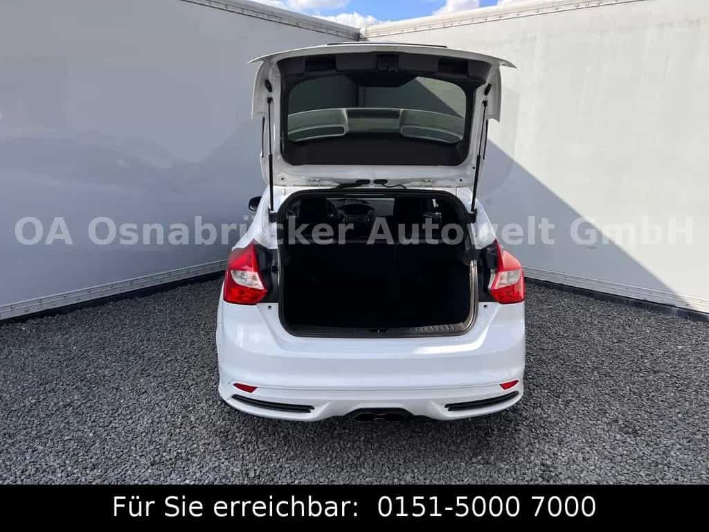 Ford Focus ST 2.o 250PS RECARO-Sitze SHZ Bi-Xenon 01/2013-photo-4