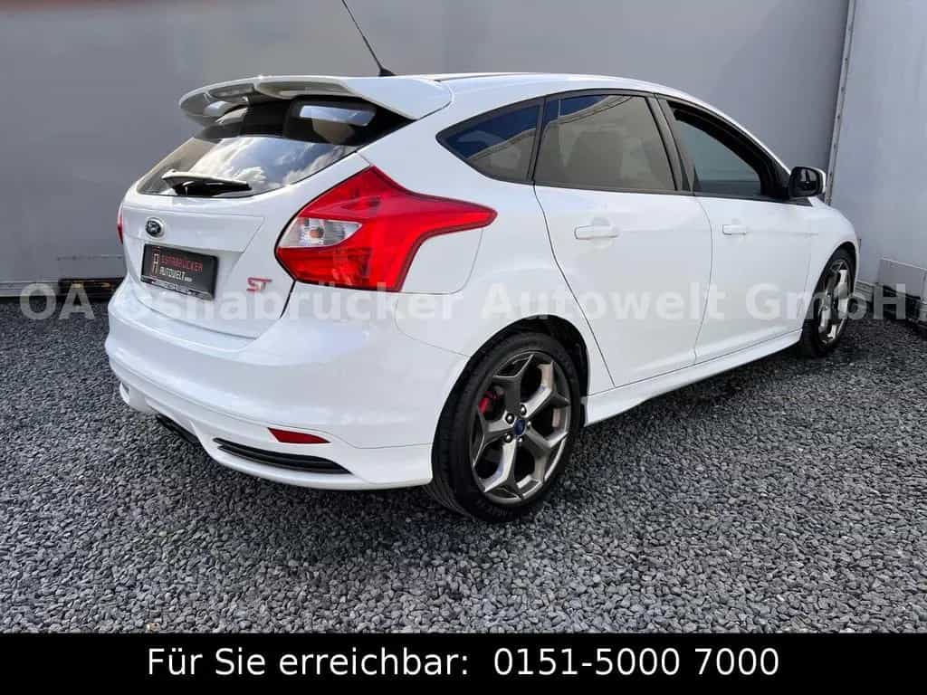 Ford Focus ST 2.o 250PS RECARO-Sitze SHZ Bi-Xenon 01/2013-photo-5