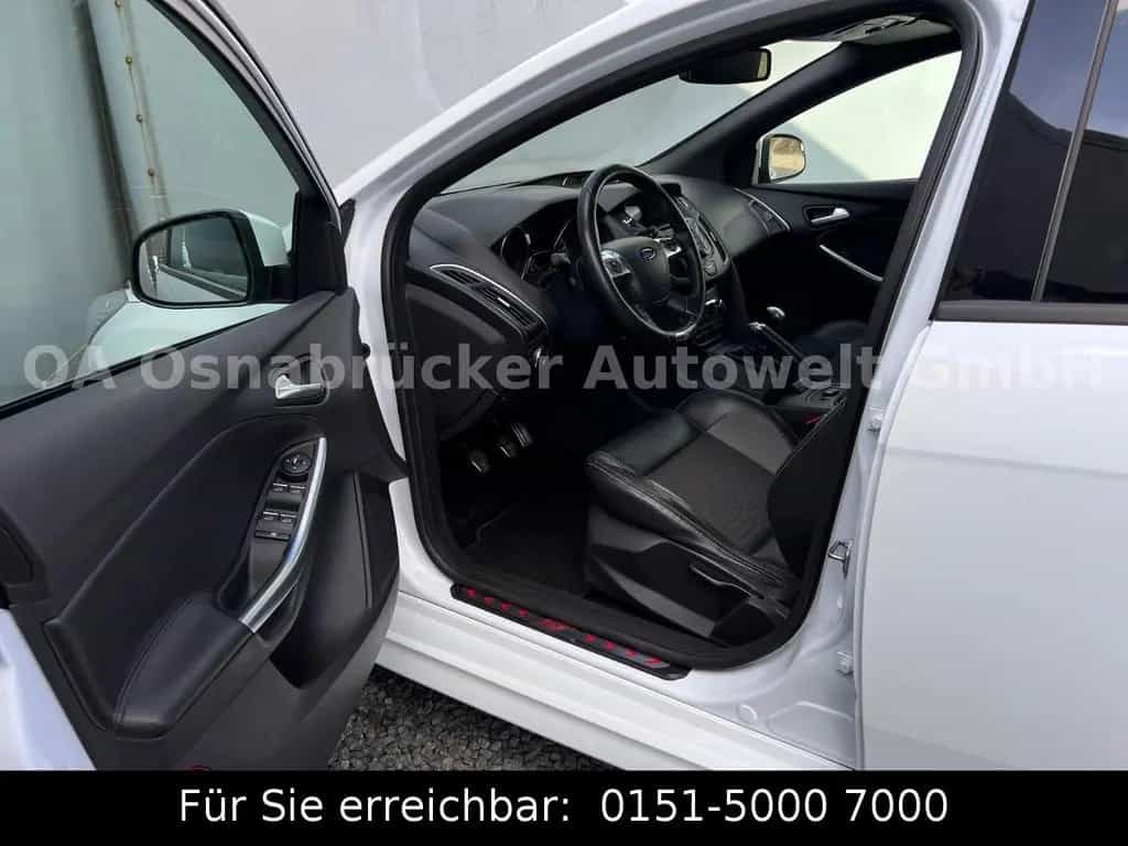 Ford Focus ST 2.o 250PS RECARO-Sitze SHZ Bi-Xenon 01/2013-photo-6