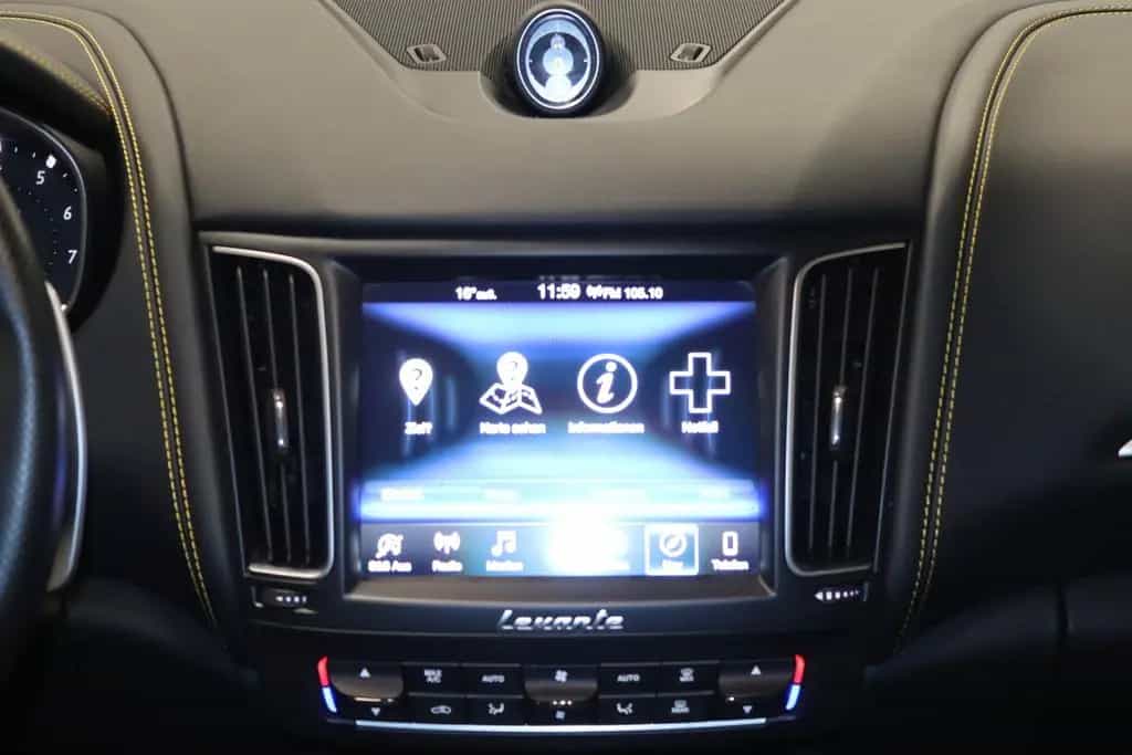 Maserati Levante 3.8 V8 Trofeo-Pano-Luft-360°-B&W-LED- 01/2020-photo-21