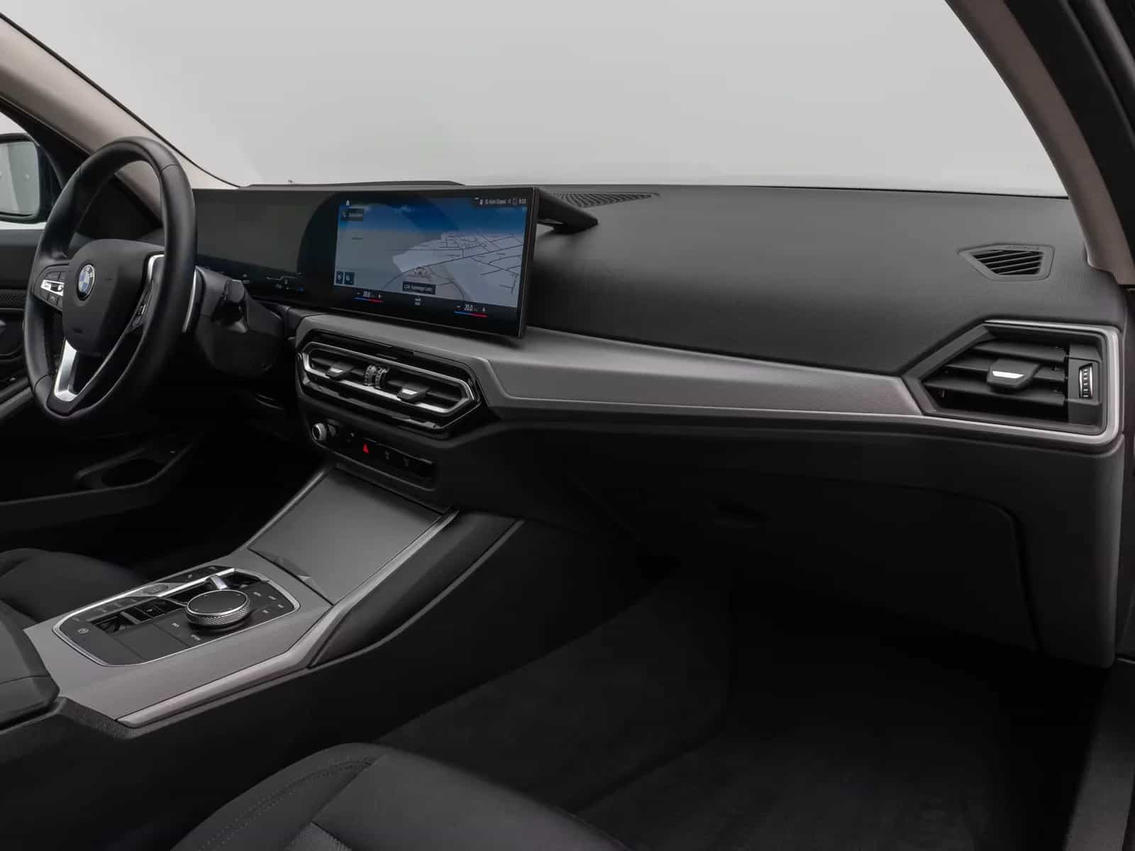 BMW 3 Series 02/2023-photo-23