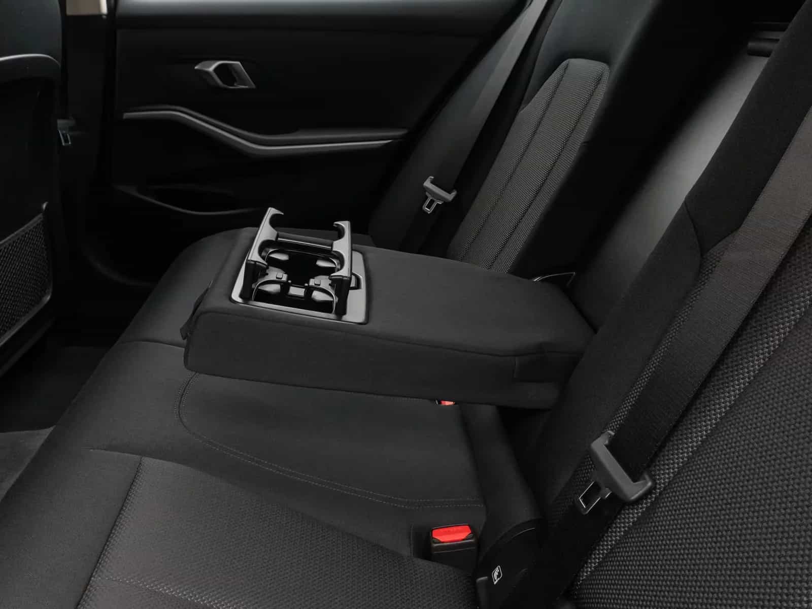 BMW 3 Series 02/2023-photo-27