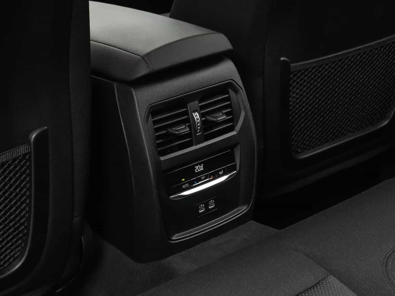 BMW 3 Series 02/2023-photo-29