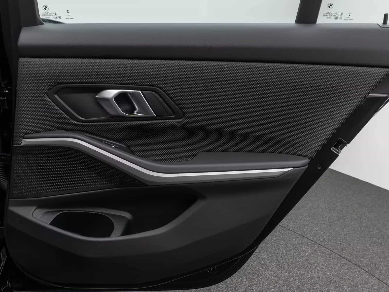BMW 3 Series 02/2023-photo-31