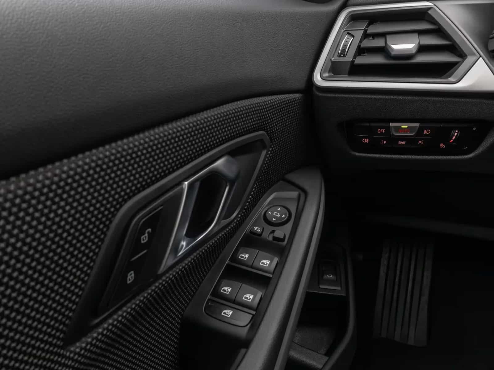 BMW 3 Series 02/2023-photo-33