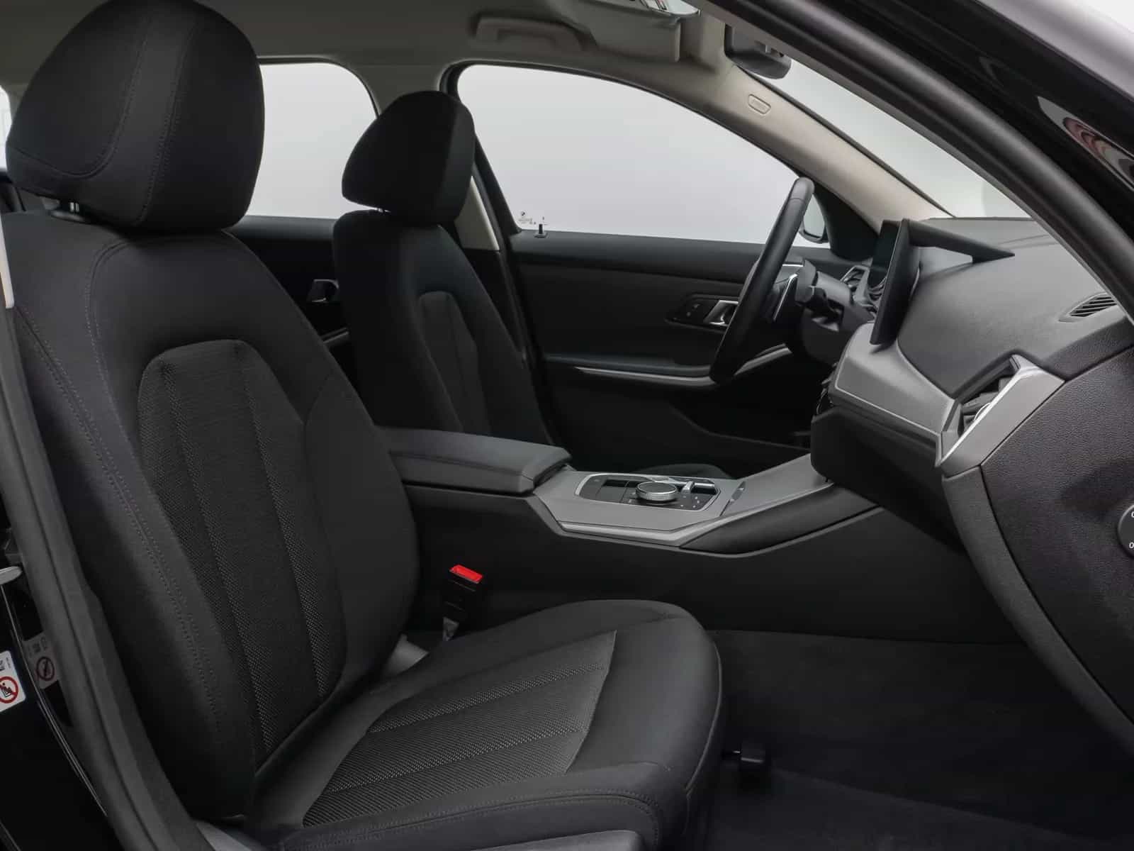 BMW 3 Series 02/2023-photo-35