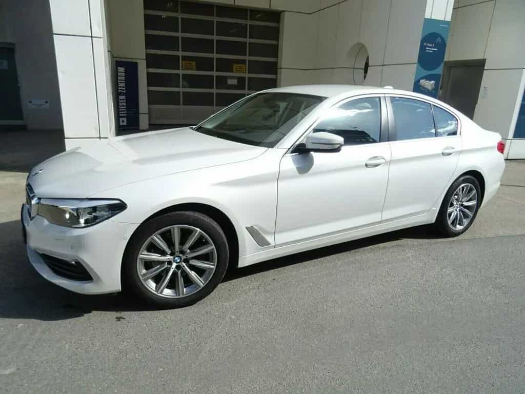 BMW 520 D,Autom,Ledersports,AHK,ACC 01/2020-photo-2