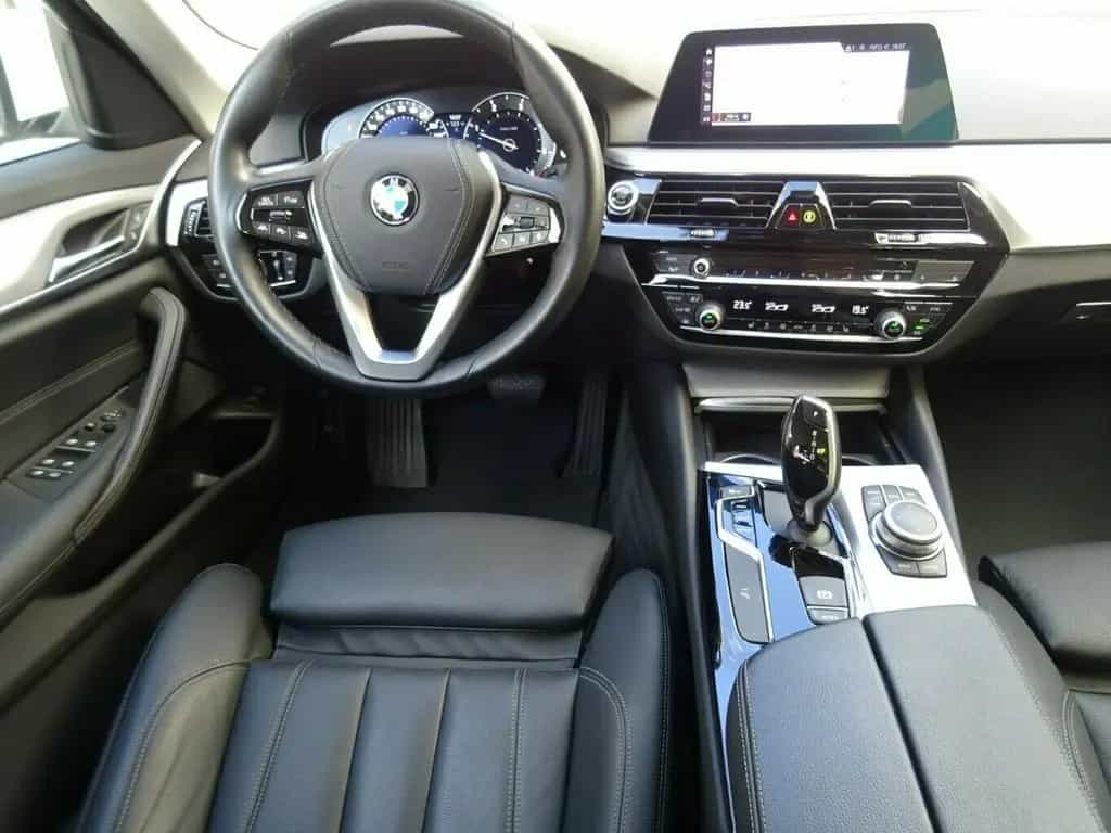 BMW 520 D,Autom,Ledersports,AHK,ACC 01/2020-photo-3
