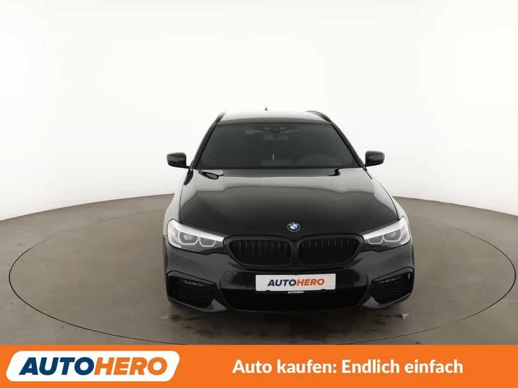 BMW 5 Series 520i M Sport Aut*NAVI*LED*CAM*SHZ*TEMPO*ALU*HUD* 11/2018-photo-0