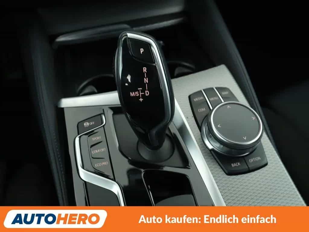 BMW 5 Series 520i M Sport Aut*NAVI*LED*CAM*SHZ*TEMPO*ALU*HUD* 11/2018-photo-21