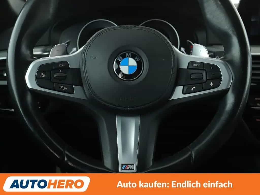 BMW 5 Series 520i M Sport Aut*NAVI*LED*CAM*SHZ*TEMPO*ALU*HUD* 11/2018-photo-23