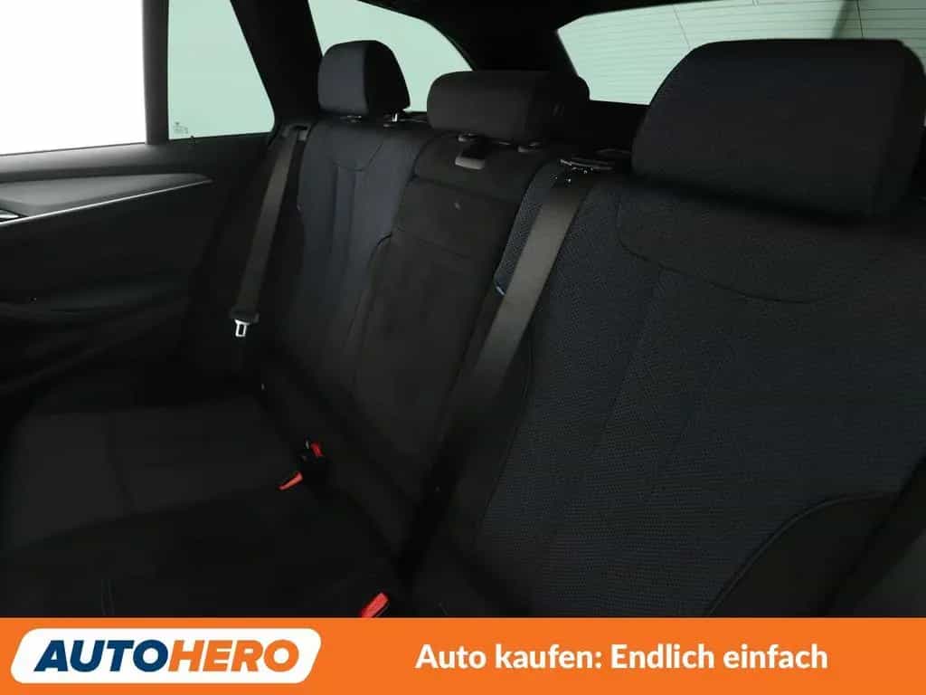 BMW 5 Series 520i M Sport Aut*NAVI*LED*CAM*SHZ*TEMPO*ALU*HUD* 11/2018-photo-9
