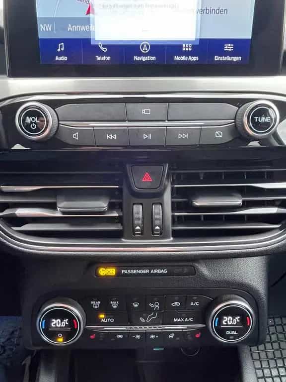 Ford Kuga Titanium X+8FACH+AHK+KEYLESS+ACC+B&O 11/2020-photo-36