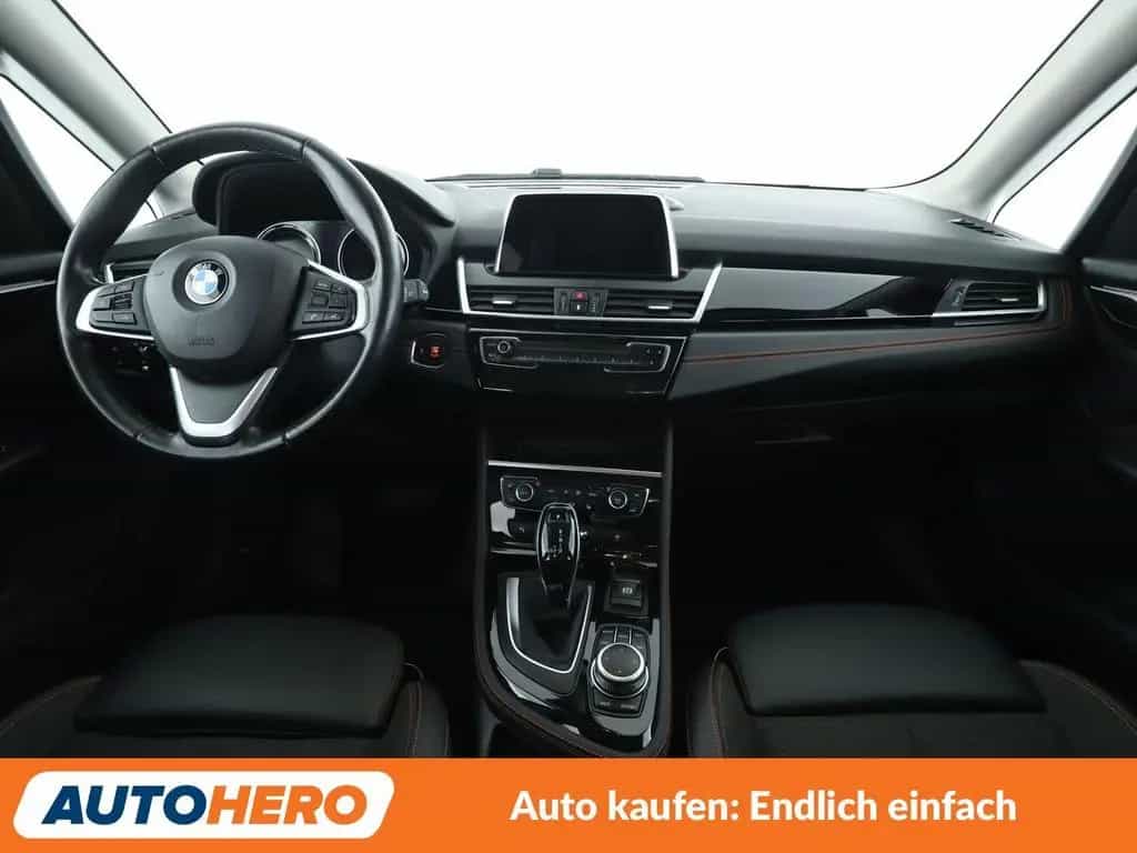 BMW 2 Series 220i Active Tourer Sport Line Aut.*NAVI*LED*PDC* 04/2018-photo-11