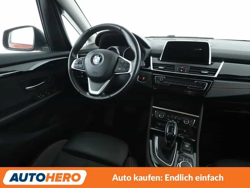 BMW 2 Series 220i Active Tourer Sport Line Aut.*NAVI*LED*PDC* 04/2018-photo-12
