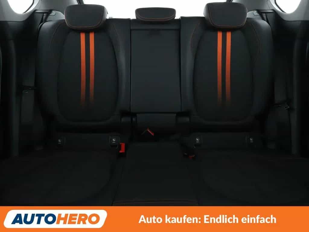 BMW 2 Series 220i Active Tourer Sport Line Aut.*NAVI*LED*PDC* 04/2018-photo-15