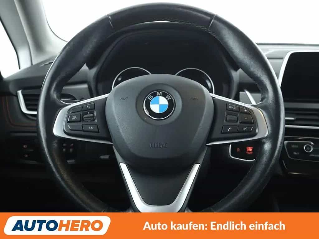BMW 2 Series 220i Active Tourer Sport Line Aut.*NAVI*LED*PDC* 04/2018-photo-18