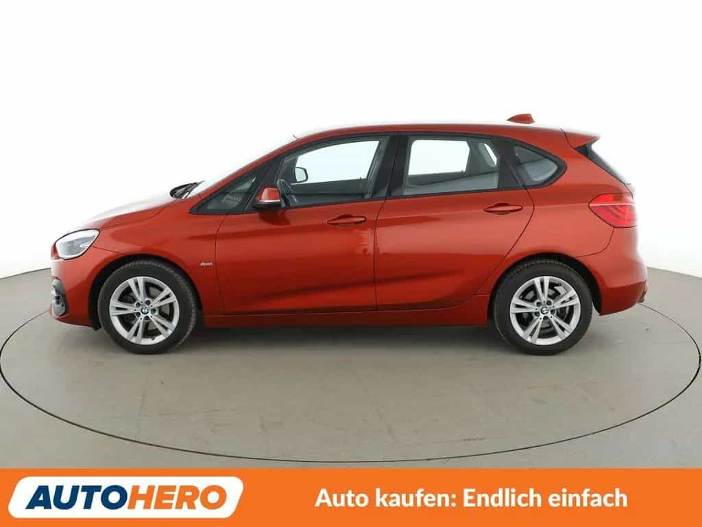BMW 2 Series 220i Active Tourer Sport Line Aut.*NAVI*LED*PDC* 04/2018-photo-2