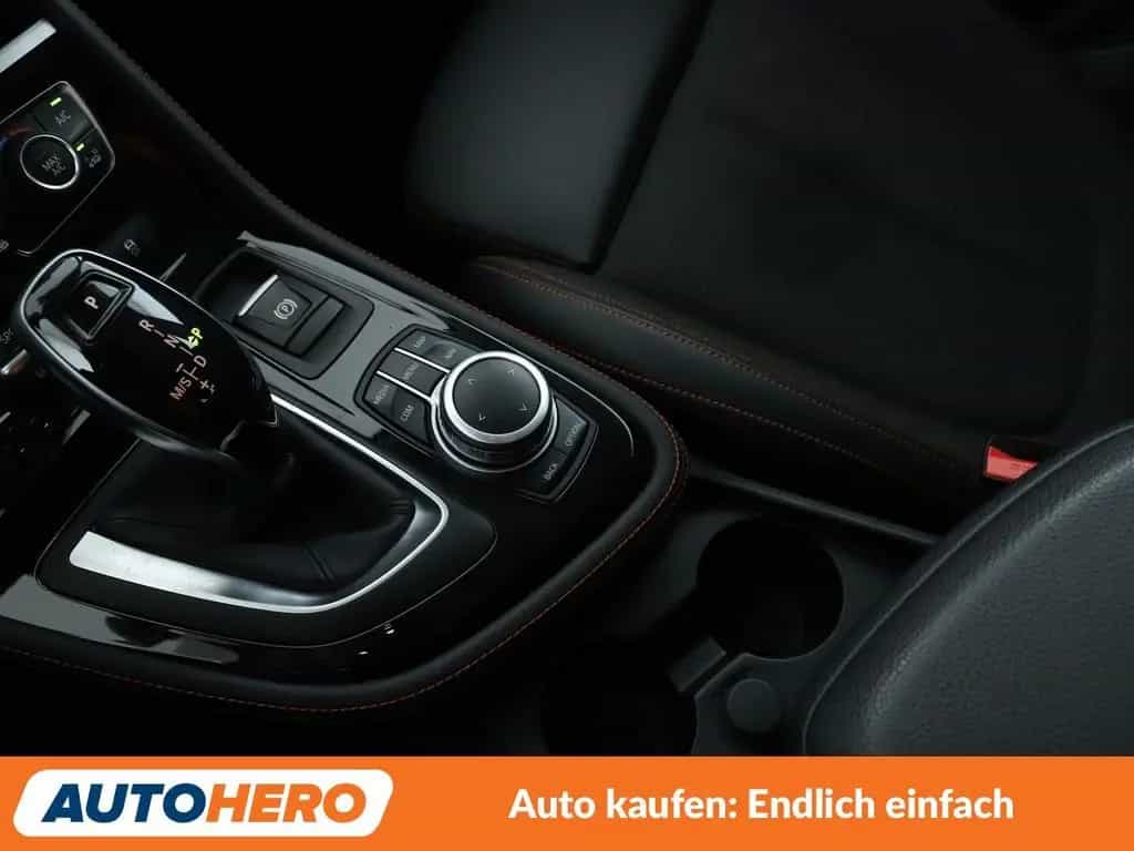 BMW 2 Series 220i Active Tourer Sport Line Aut.*NAVI*LED*PDC* 04/2018-photo-22