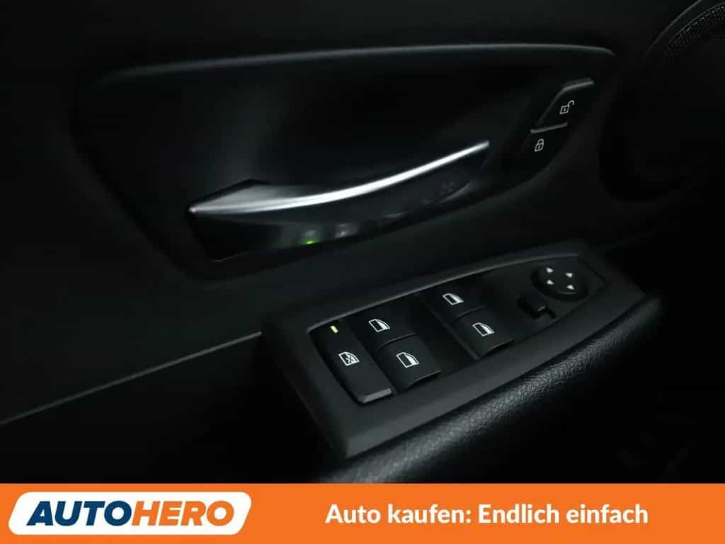 BMW 2 Series 220i Active Tourer Sport Line Aut.*NAVI*LED*PDC* 04/2018-photo-24