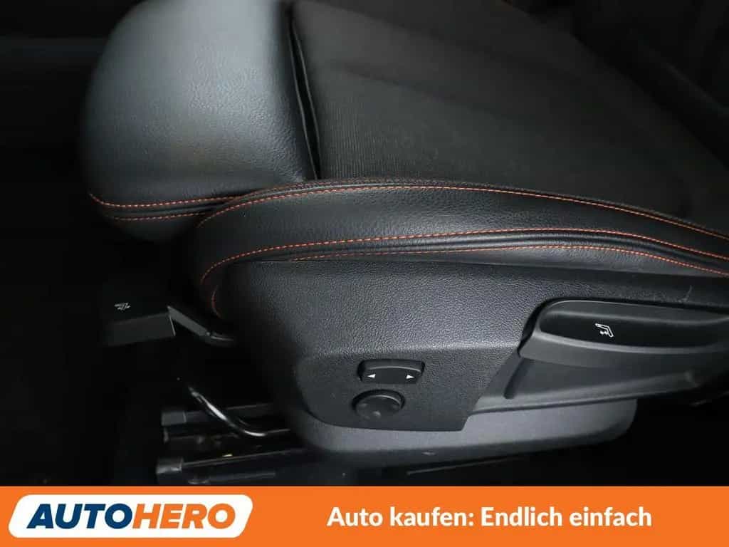 BMW 2 Series 220i Active Tourer Sport Line Aut.*NAVI*LED*PDC* 04/2018-photo-26