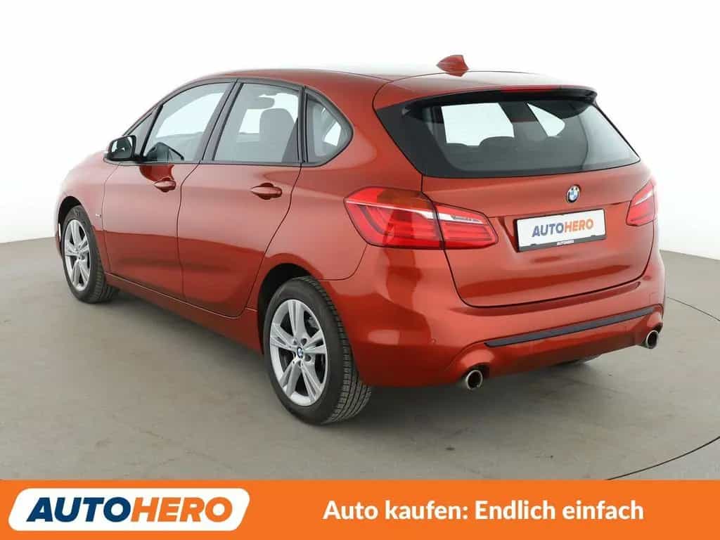 BMW 2 Series 220i Active Tourer Sport Line Aut.*NAVI*LED*PDC* 04/2018-photo-3