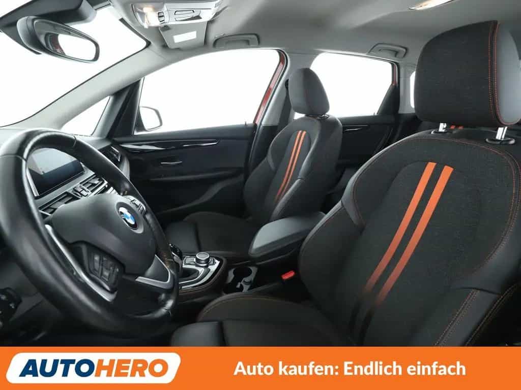 BMW 2 Series 220i Active Tourer Sport Line Aut.*NAVI*LED*PDC* 04/2018-photo-9