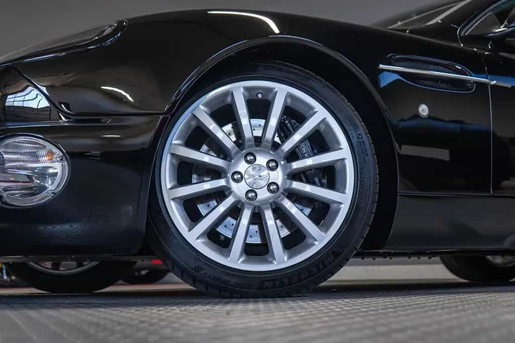 Aston Martin Vanquish V12 ASM Bowland-Black PDC 2+2 BUCKET 06/2003-photo-2