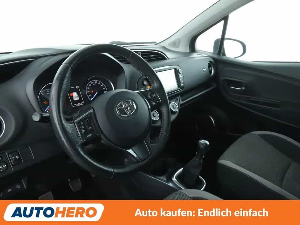 Toyota Yaris 1.5 Dual VVT-iE Y20 Club*NAVI*SHZ*ALU*SPUR 09/2019-photo-10