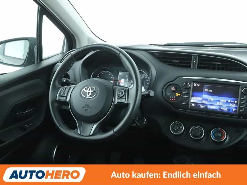 Toyota Yaris 1.5 Dual VVT-iE Y20 Club*NAVI*SHZ*ALU*SPUR 09/2019-photo-12