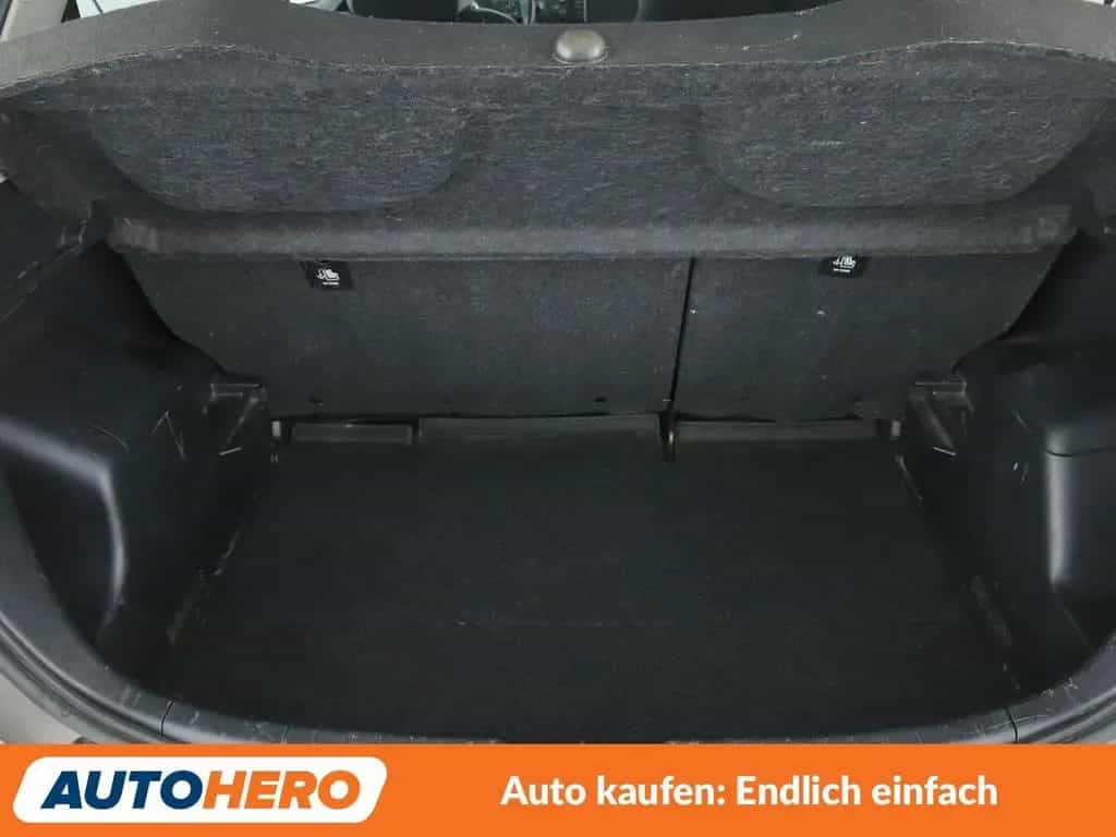 Toyota Yaris 1.5 Dual VVT-iE Y20 Club*NAVI*SHZ*ALU*SPUR 09/2019-photo-17