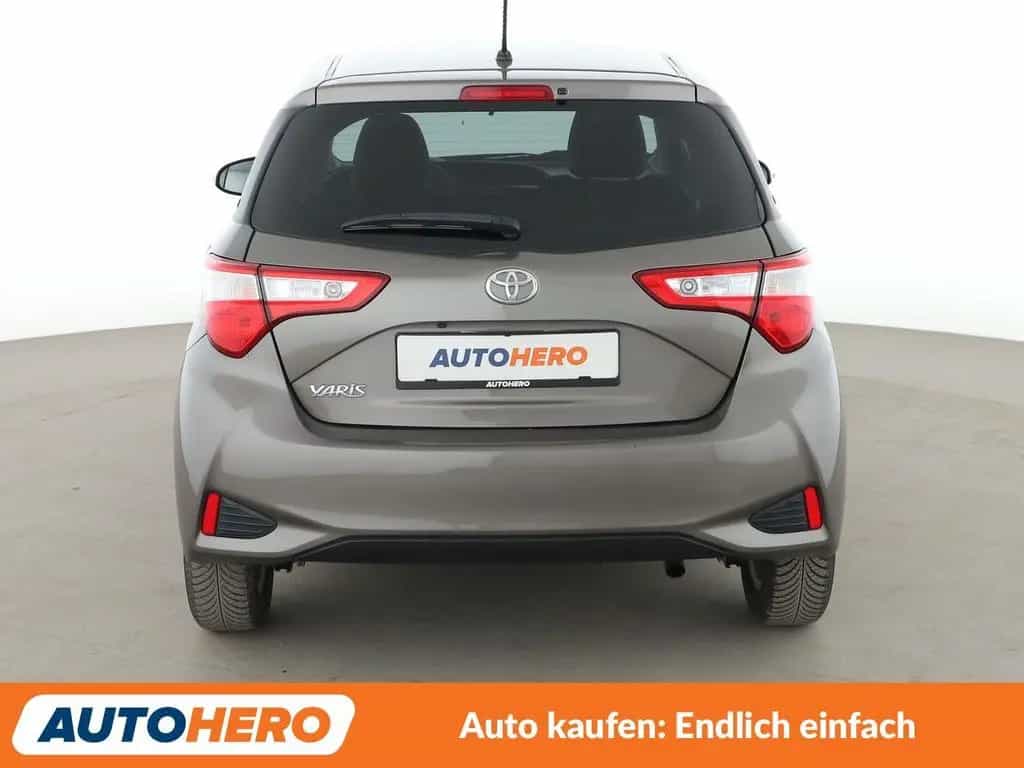 Toyota Yaris 1.5 Dual VVT-iE Y20 Club*NAVI*SHZ*ALU*SPUR 09/2019-photo-4