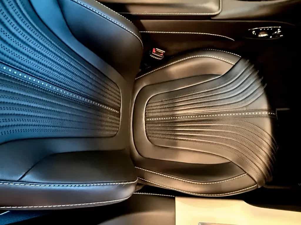 Aston Martin DB11 4.0 V8 Deutsch Bester Zustand 1A 02/2019-photo-10