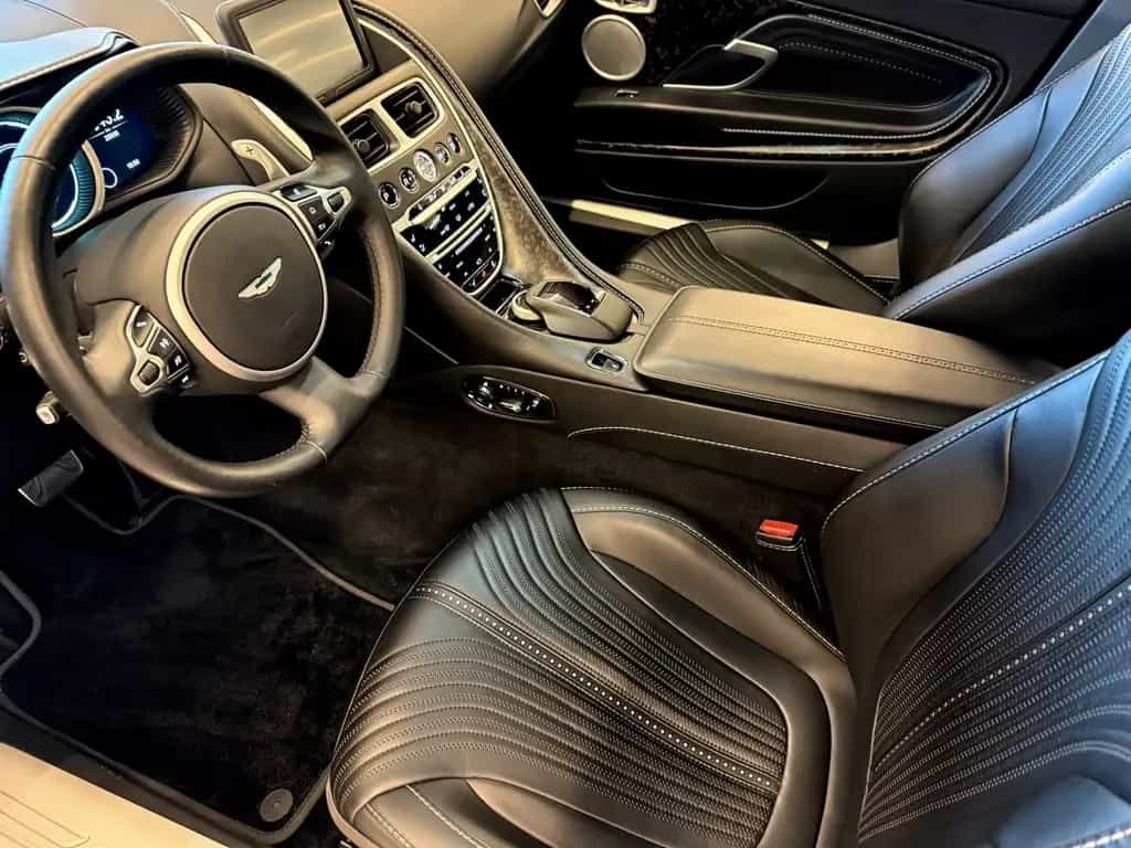 Aston Martin DB11 4.0 V8 Deutsch Bester Zustand 1A 02/2019-photo-2
