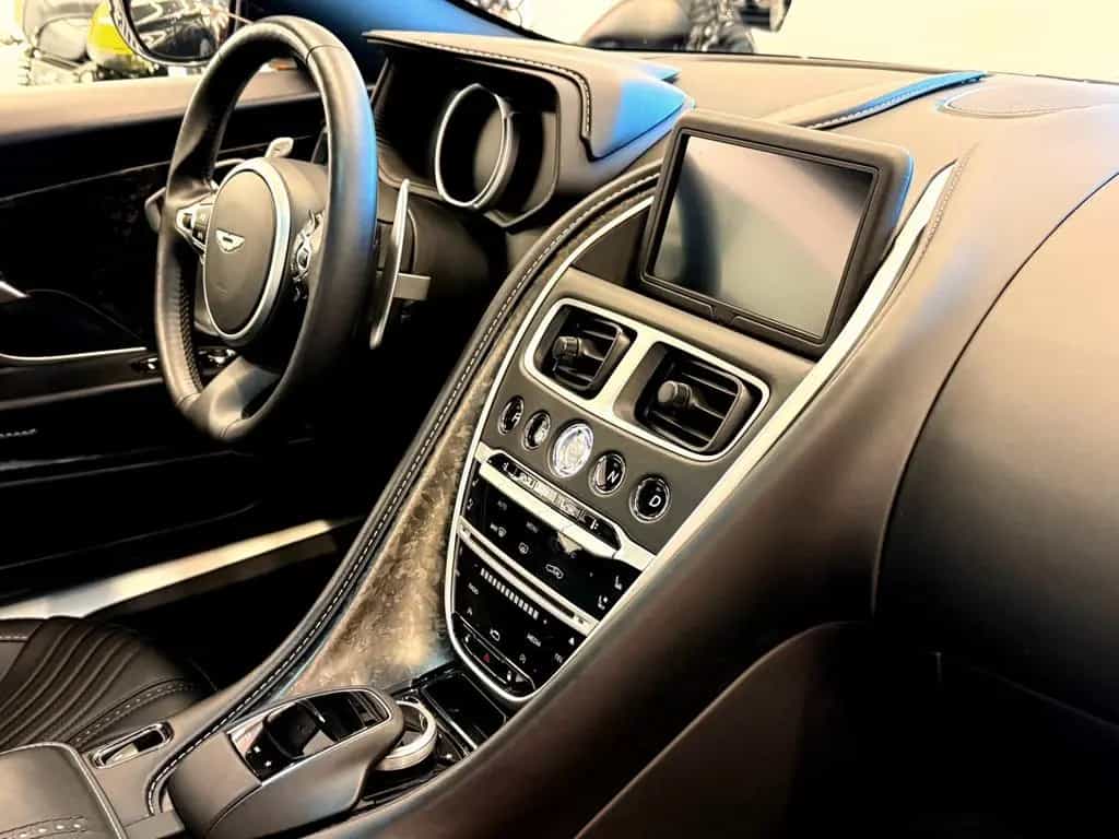 Aston Martin DB11 4.0 V8 Deutsch Bester Zustand 1A 02/2019-photo-7