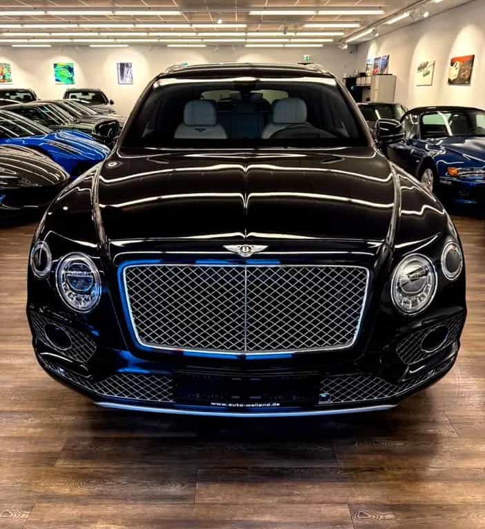 Bentley Bentayga Mulliner V8 100 Jahre Bentley 1Hand 19% 09/2019-photo-16