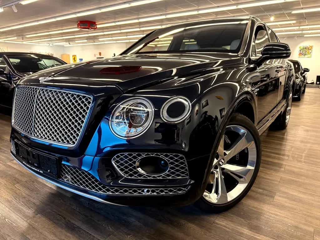 Bentley Bentayga Mulliner V8 100 Jahre Bentley 1Hand 19% 09/2019-photo-18