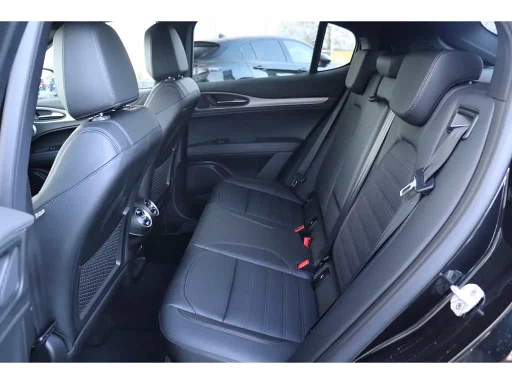 Alfa Romeo Stelvio VELOCE 2.2 DIESEL 16V 210 PS AT8 Q4 PREM 04/2026-photo-10