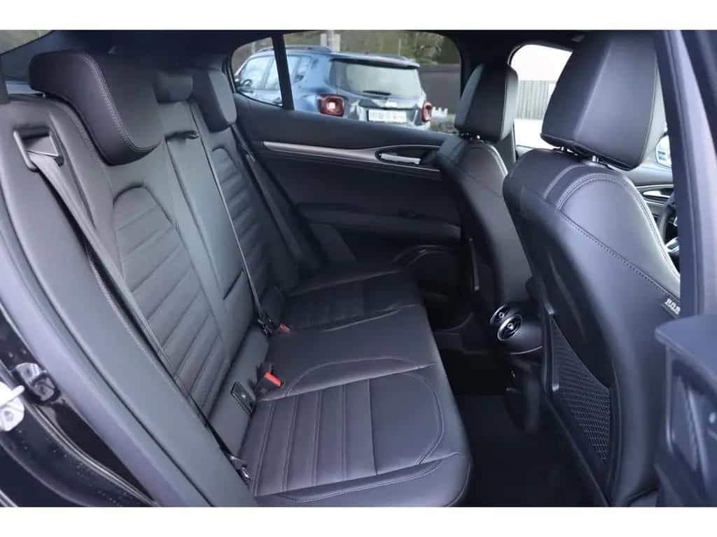 Alfa Romeo Stelvio VELOCE 2.2 DIESEL 16V 210 PS AT8 Q4 PREM 04/2026-photo-12