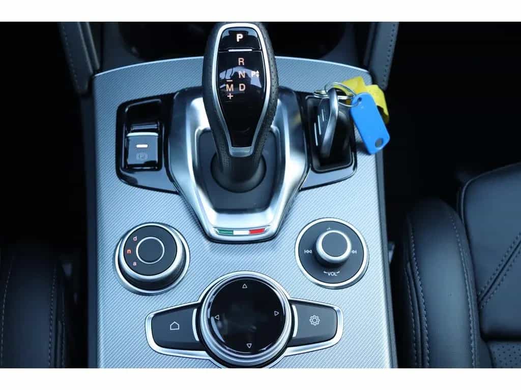 Alfa Romeo Stelvio VELOCE 2.2 DIESEL 16V 210 PS AT8 Q4 PREM 04/2026-photo-37