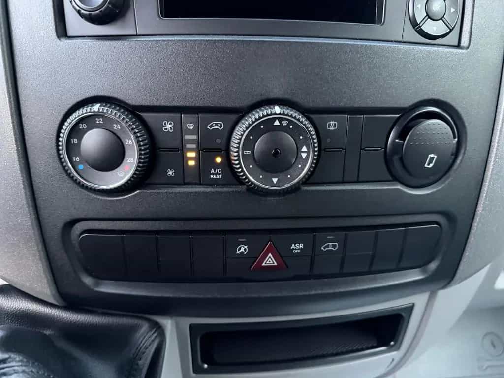 Volkswagen Crafter Pritsche 35 mittel L2 Kamera Klima 11/2015-photo-19