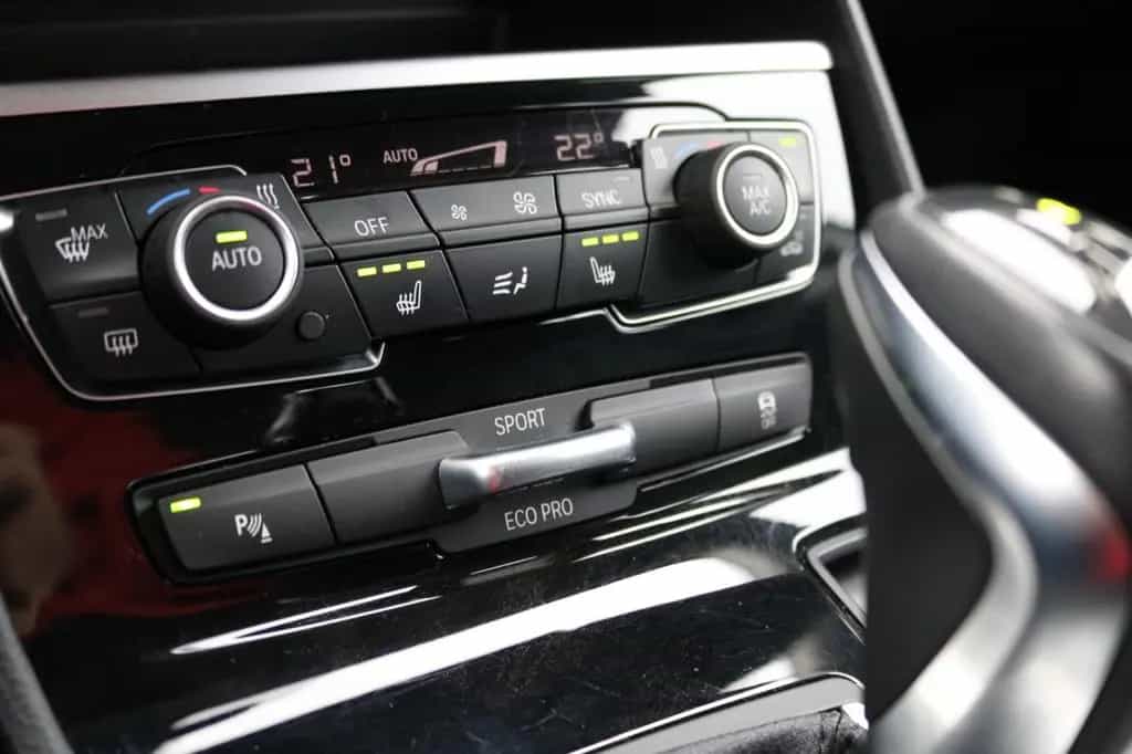 BMW 2 Series 218i Active Tourer/NAVI/PDC/SHZ/ACC/LED 09/2017-photo-23