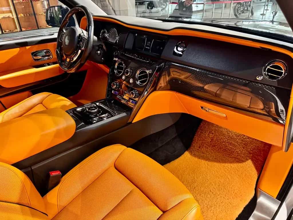 Rolls-Royce Cullinan Mansory Cullinan Black Badge 10/2020-photo-15